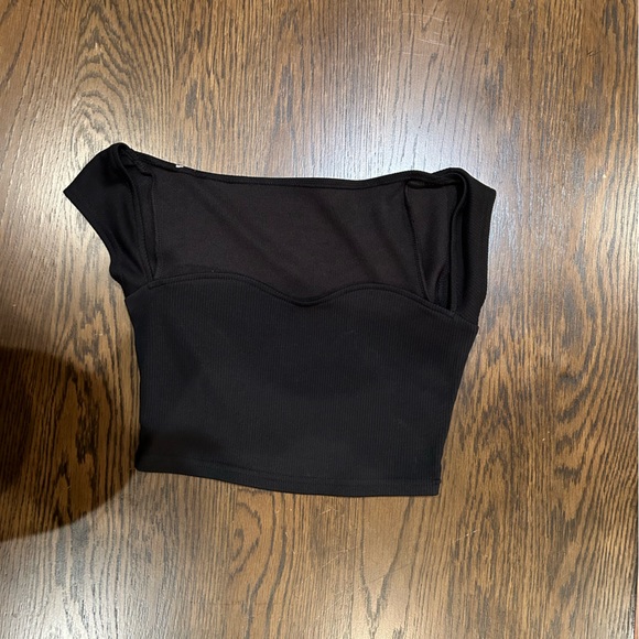 Black crop top - Picture 1 of 2